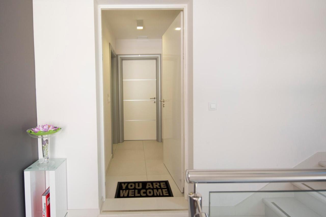 Nena Apartment Makarska